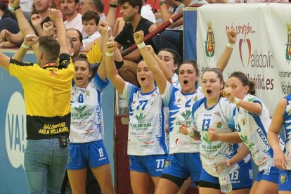 Partido jugado en Huerta del Rey  entre el Caja Rural Aula y el Atlético Guardés. J. M. LOSTAU