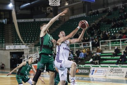 Cáceres - Real Valladolid Baloncesto. / LOF