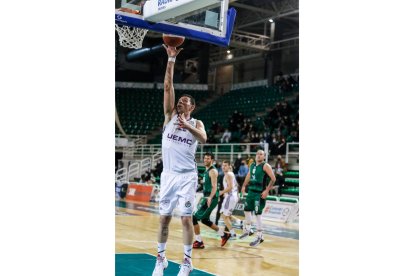 Cáceres - Real Valladolid Baloncesto. / LOF