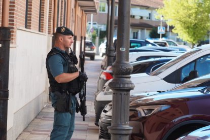 La Guardia Civil durante las d. -PHOTOGENIC