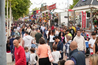 Carruseles de las Ferias de Valladolid en el Día del Niño.- J.M. LOSTAU