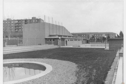 Piscina de Endesa en el barrio España en 1983.- ARCHIVO MUNICIPAL VALLADOLID