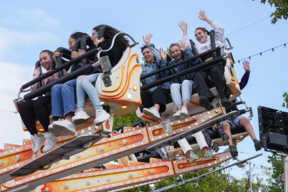 Carruseles de las Ferias de Valladolid en el Día del Niño.- J.M. LOSTAU