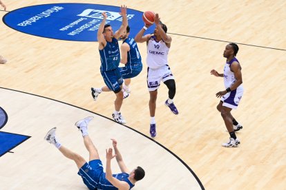 Gipuzkoa GBC - UEMC Real Valladolid Baloncesto. / LOF