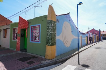 Esquina de las calles Valle de Arán y Baztán en el barrio España.- J.M. LOSTAU