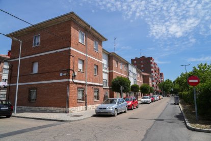 Avenida de Santander - Poblado de Endesa en el barrio España.- J.M. LOSTAU