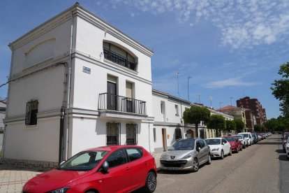 Avenida de Santander - Poblado de Endesa en el barrio España.- J.M. LOSTAU