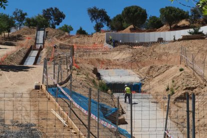 Obras del ascensor de Parquesol. - PHOTOGENIC