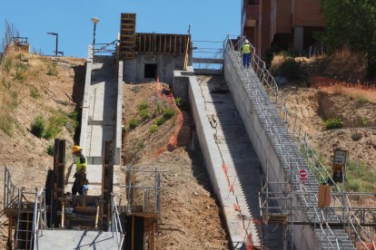 Obras del ascensor de Parquesol. - PHOTOGENIC