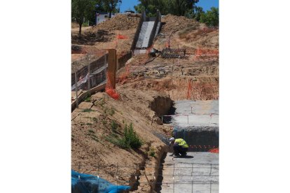 Obras del ascensor de Parquesol. - PHOTOGENIC