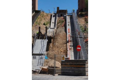 Obras del ascensor de Parquesol. - PHOTOGENIC