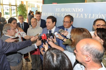 El consejero de Empleo atendió a los medios de comunicación antes de comenzar el desayuno informativo del Club de Prensa.