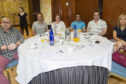 Guillermo Martínez, Roberto Irisarri y Aurora Calvo, FESMC; Luis Fernando Aribas, Rodrigo Fernández, UGT-FICA Maxam; Blanca Julia Tome, UGT-FICA Moncor 2000.