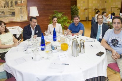 Mar Gómez, FESMC; Raúl Rica, Imebur; Marina San Juan, Grupo Franco Soto; José Manuel Montero, UGT-FICA CYL; Leonardo Carcedo, Grupo Ojeda; Roberto Pérez, UGT-FICA Smurfit Kappa.