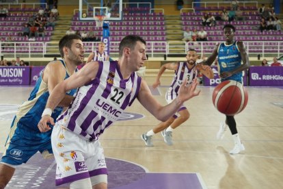 UEMC Real Valladolid Baloncesto - Hestia Menorca. / J. M. LOSTAU