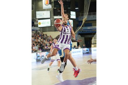 UEMC Real Valladolid Baloncesto - Hestia Menorca. / J. M. LOSTAU