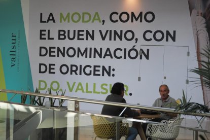Cartel de reforma para las nuevas aperturas en Vallsur. -PHOTOGENIC