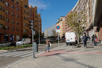 Barrio de Parquesol, estado actual de la calle Manuel Azaña. - J.M. LOSTAU