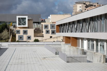 Barrio de Parquesol, Centro de Mayores que abrirá en breve, comisaría y polideportivo Lalo García. - J.M. LOSTAU