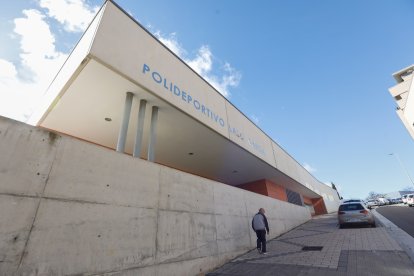 Barrio de Parquesol, polideportivo Lalo García. - J.M. LOSTAU