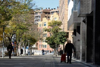 Barrio de Parquesol, al fondo la calle Enrique Cubero. -  J.M. LOSTAU