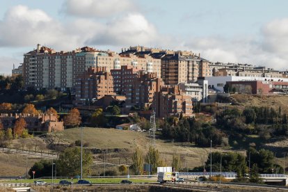 Barrio de Parquesol,  vistas desde Río Shopping. - J. M. LOSTAU
