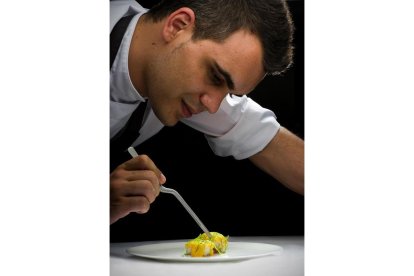 Refectorio. Sardón de Duero (Valladolid) La cocina del inigualable refectorio de la Abadía de Retuerta-Le Domaine lleva el sello de  Marc Segarra. Un joven entusiasta criado en Mugaritz.