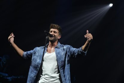 Concieto de Pablo Alborán en el Polideportivo Pisuerga de Valladolid.-J. M. LOSTAU