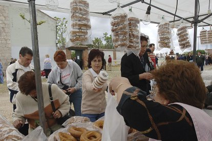 Romería en la ermita de San Isidro en mayo de 2005. J. M. LOSTAU
