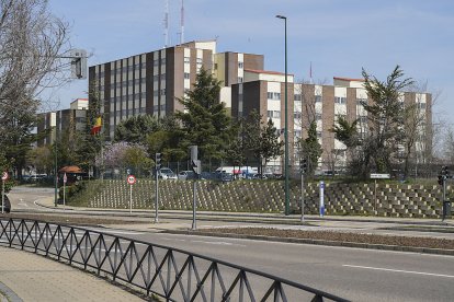 Comandancia dela Guardia Civil en la Avenida de Soria. J. M. LOSTAU