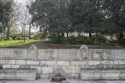 Fuente de la Salud junto al parque del mismo nombre. J. M. LOSTAU
