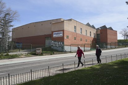 Polideportivo Narciso Alonso Cortés, en la calle Páramo de San Isidro. J. M. LOSTAU