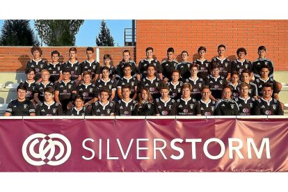 Integrantes y cuerpo técnico del equipo sub 16.