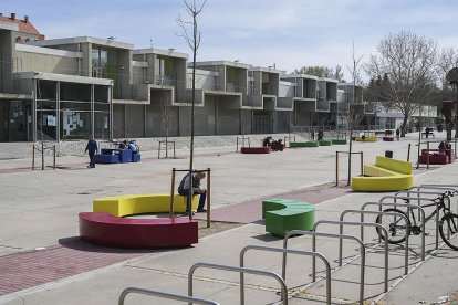 Centro integrado de equipamientos Zona Este, antiguo Mercado Central. J. M. LOSTAU