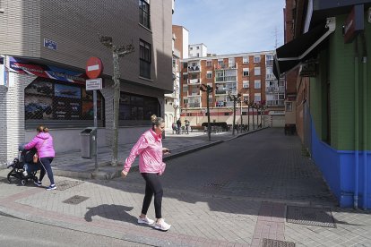 Plaza del Azor. J. M. LOSTAU