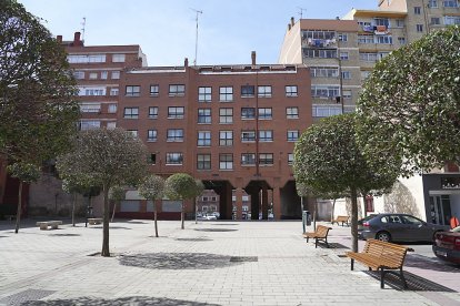 Calle de la Urraca. J. M. LOSTAU