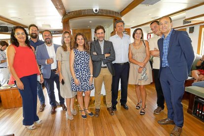 Nuria Ruano, Antonio Sanz, Antonio Martínez, Eva Gutierrez, Jose Manuel Laustelet, Miguel García, Eva Luteros, Oscar Sanz, Javir Martín (Vodafone).