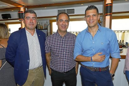 Pablo Lago (Director de El Mundo de Castilla y León), Raúl Grande (Vodafone), Joaquín Moldes (Edigroup).