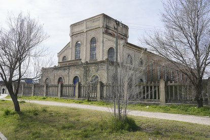 Estación depuradora en la Avenida de Soria. J. M. LOSTAU