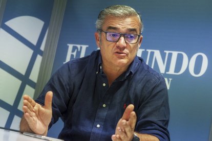 Entrevista a Paco García, entrenador del UEMC Real Valladolid Baloncesto. / PHOTOGENIC