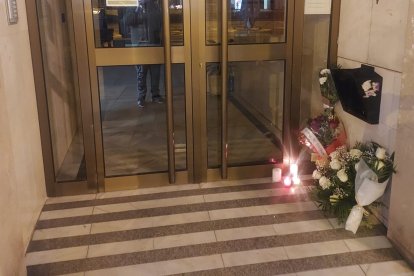 Portal del paseo Zorrilla de las dos asesinadas. E.M.