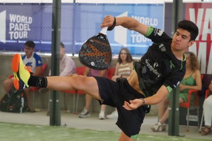 Primeros partidos de la fase previa del Valladolid Máster de padel en el Club Raqueta. / PHOTOGENIC