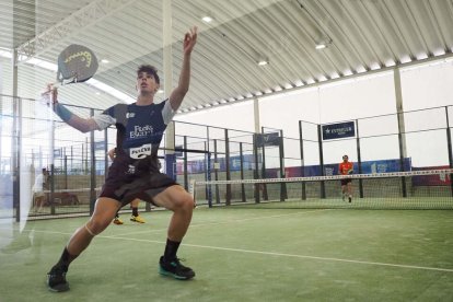 Primeros partidos de la fase previa del Valladolid Máster de padel en el Club Raqueta. / PHOTOGENIC