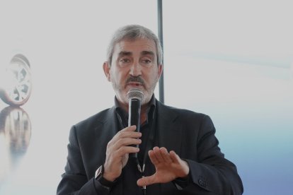 Jesús Presa, director de Asuntos Públicos, Impacto Social y Comunicación en Renault Group España, en la rueda de prensa nuevo Renault Espace en Oporto. -ICAL