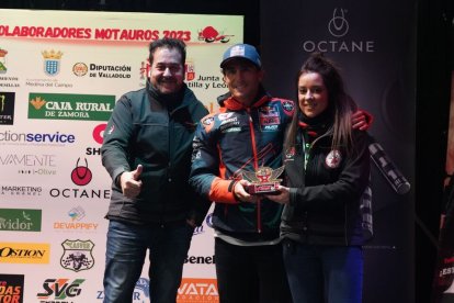 Motauros 2023. Premio al padrino de honor, Albert Arenas. P. SÁNCHEZ