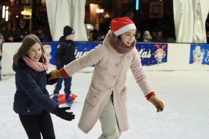 Pista de hielo de la Acera de Recoletos de Valladolid. PHOTOGENIC