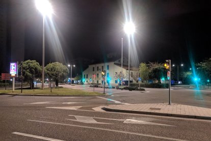 Primeros furgones de la Policía Nacional.- TWITTER LA MOLINERA