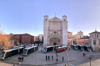 Presentación de los nuevos autobuses eléctricos de AUVASA en San Pablo.- @AuvasaVLL