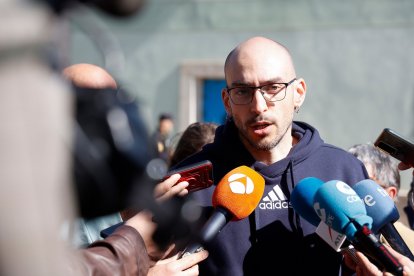 Jorge Lebrero ante los medios.- PHOTOGENIC