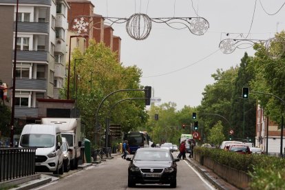 Luces de Navidad en el barrio de Santa Clara en Valladolid. -Photogenic